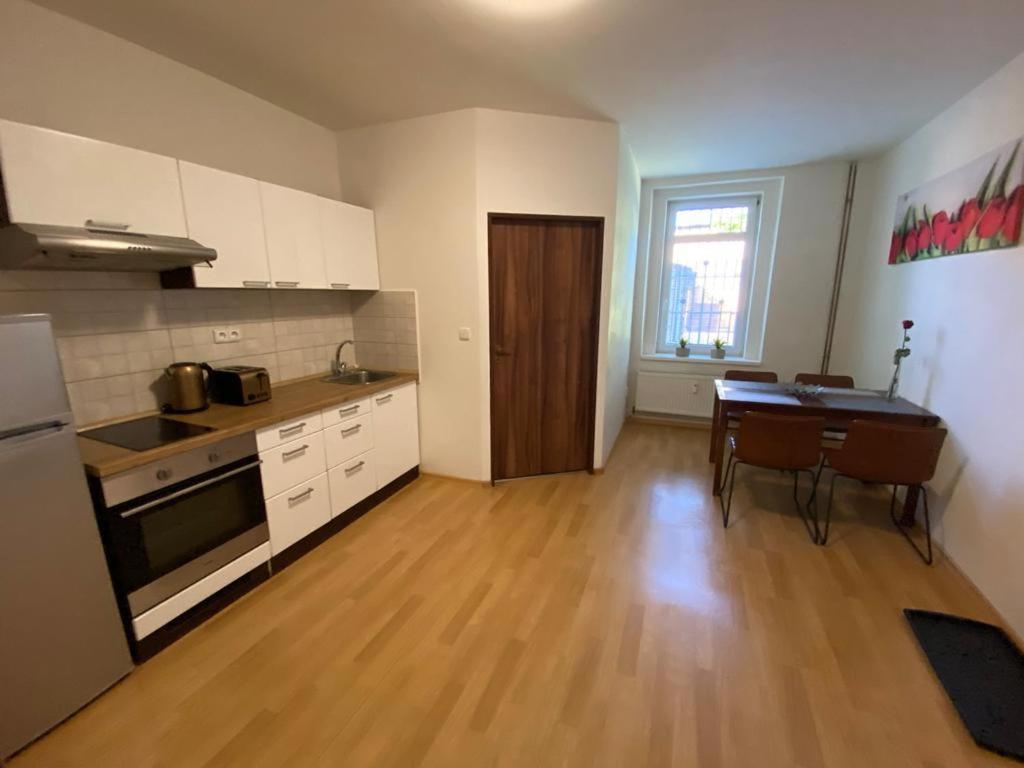 Cerny Tulipan - 1 Apartment